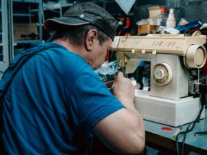Nähmaschine näht nicht: Fehler systematisch eingrenzen