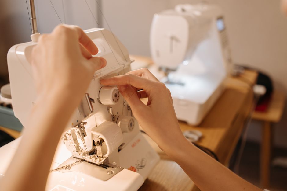 Overlock kaufen: Für wen sich eine Overlockmaschine lohnt